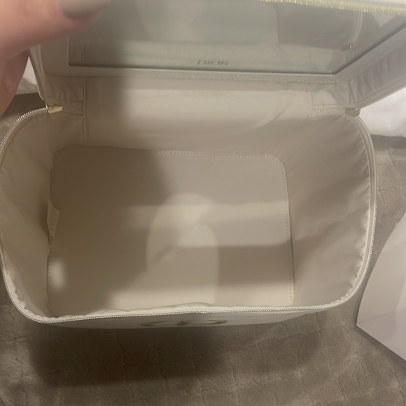 New in box absolutely stunning 4 piece Dior travel set⭐️VIP exclusive 💯 auth - Picture 7 of 12